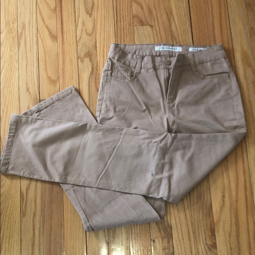 CUTE KHAKI PANTS BY JONES NEW YORK JEANS